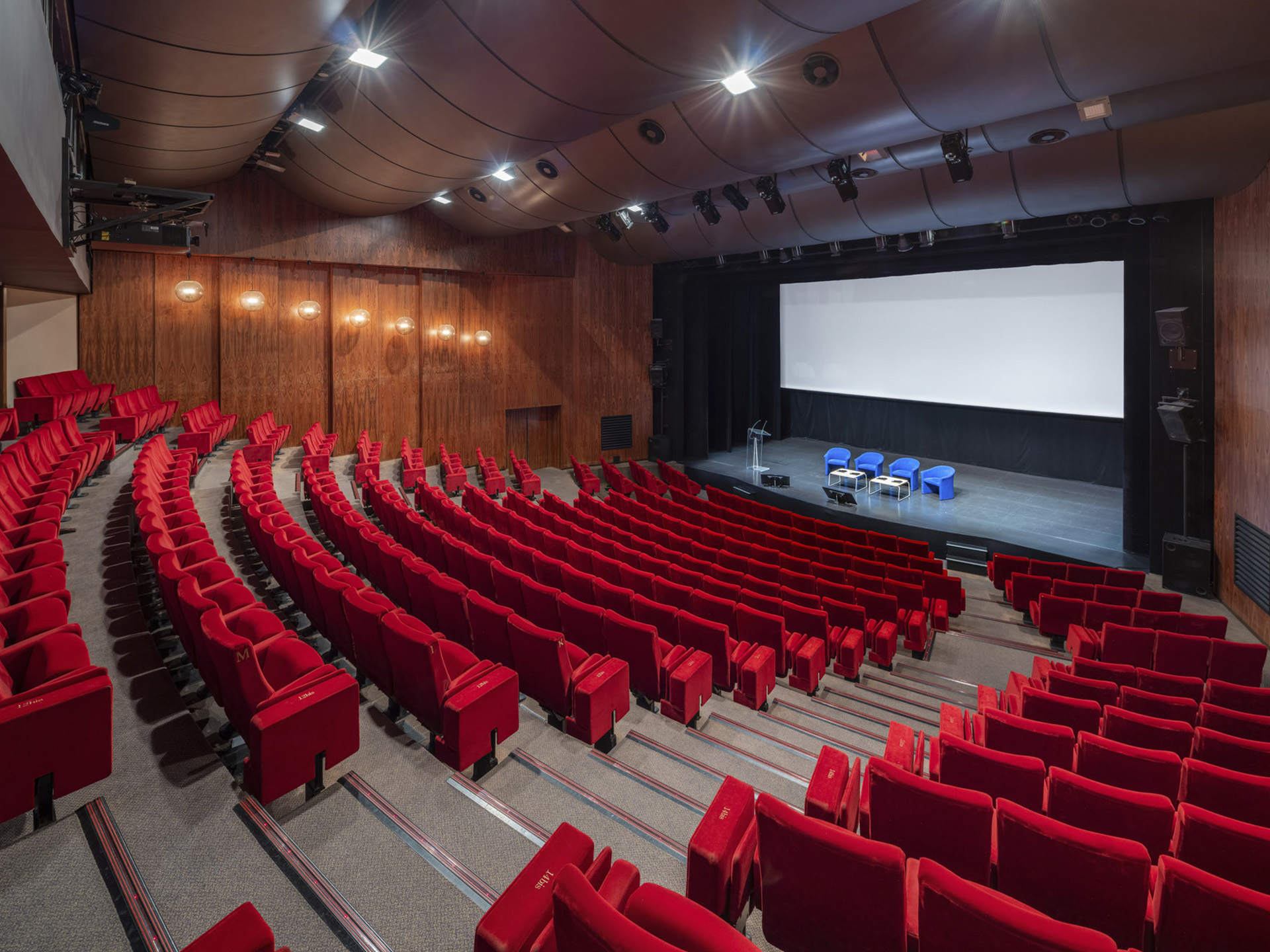 photographie de salle de concert